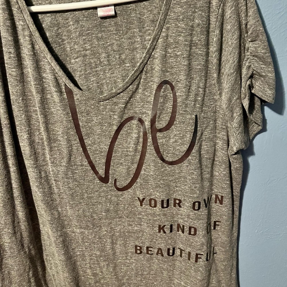 Graphic t shirt grey